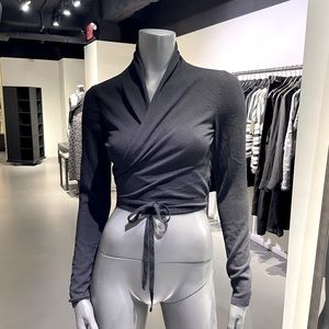 Sarah Pacini black wrap top